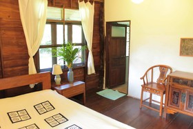 Thai Teak House Garden Homestay