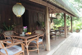 Thai Teak House Garden Homestay