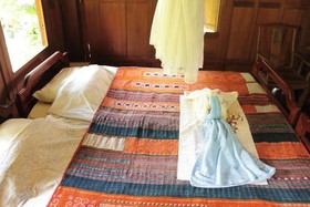 Thai Teak House Garden Homestay