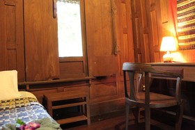 Thai Teak House Garden Homestay