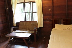 Thai Teak House Garden Homestay