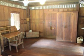 Thai Teak House Garden Homestay
