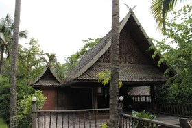 Thai Teak House Garden Homestay