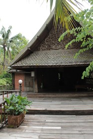 Thai Teak House Garden Homestay