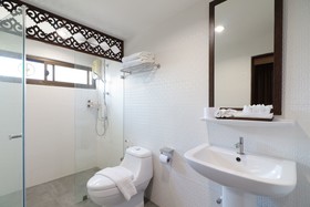 Tong House Resort By OYO