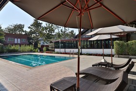 Tong House Resort By OYO