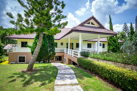 Phukaew Resort & Adventure Park