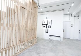 Flat White Cafe x Poshtel