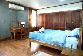 Tha Ma-O Bouteak Homestay