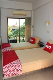 Howto Hotel by Oyo