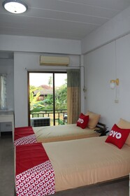 Howto Hotel by Oyo