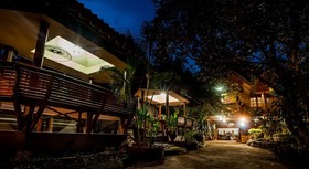 Tanas Resort Homestay
