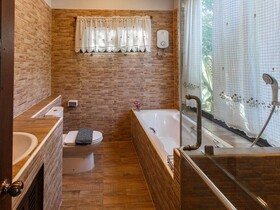 The Stream House