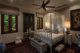 Howie's HomeStay