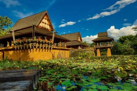 Howie's HomeStay