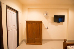 Suriyamanee House