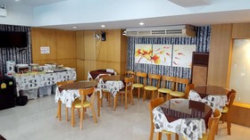 Golden Pool Hotel