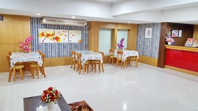 Golden Pool Hotel