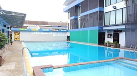 Golden Pool Hotel