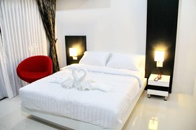 Golden Pool Hotel