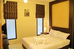 Golden Pool Hotel