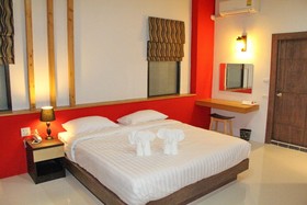 Golden Pool Hotel