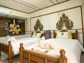 Sai lom joy, The Boutique Hostel