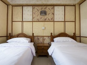 Sai lom joy, The Boutique Hostel