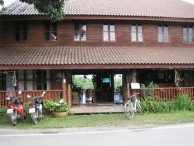 Riverhouse Resort