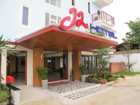 J2 Hotel