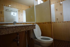 Kumkaew Tawon Palace Hotel