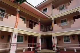 Kumkaew Tawon Palace Hotel