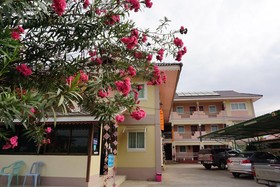 Kumkaew Tawon Palace Hotel