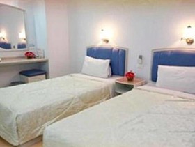 P. A. Place Hotel