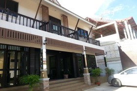 Ponburi Hotel