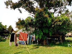 Giant House Riverside