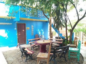 Happy House Backpacker