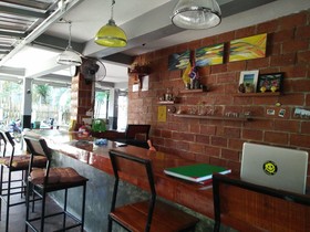Happy House Backpacker