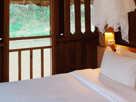 Hotel Baan Nam Pai Retreat House