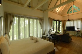 Sappraiwan Elephant Resort & Sanctuary