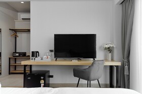 The Horizon Groove Hotel