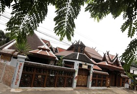 Baanthep Antique Homestay