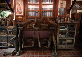 Baanthep Antique Homestay