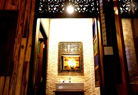 Baanthep Antique Homestay