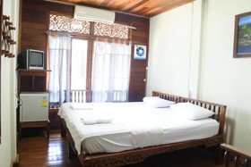 Bua Khao Hotel