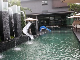 Huern Nana Jomsawan