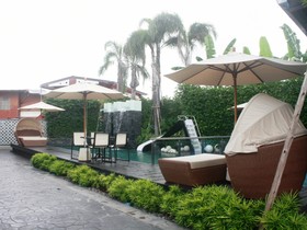 Huern Nana Jomsawan