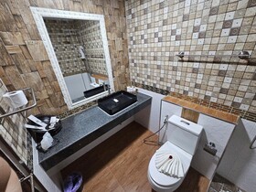 Chiangmai Lanna & Modern Loft Hotel