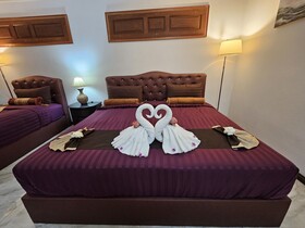 Chiangmai Lanna & Modern Loft Hotel
