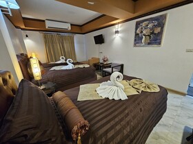 Chiangmai Lanna & Modern Loft Hotel